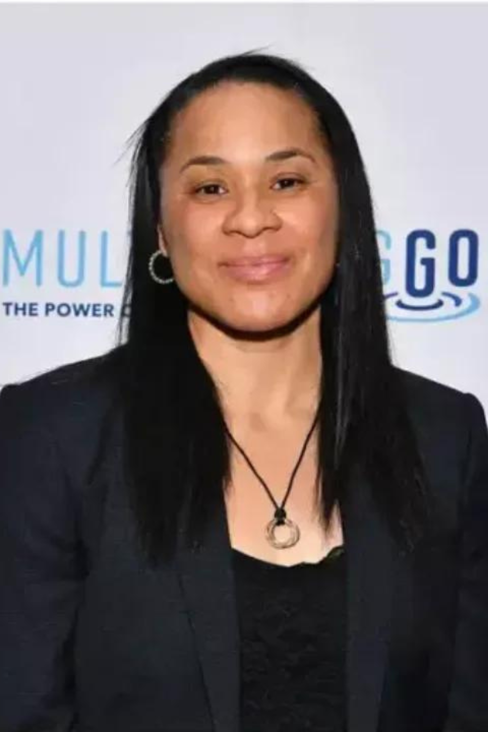 Dawn Staley's ethnicity, parents, nationality, and siblings 