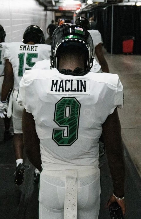 Jeremy Maclin Shows off his jersey