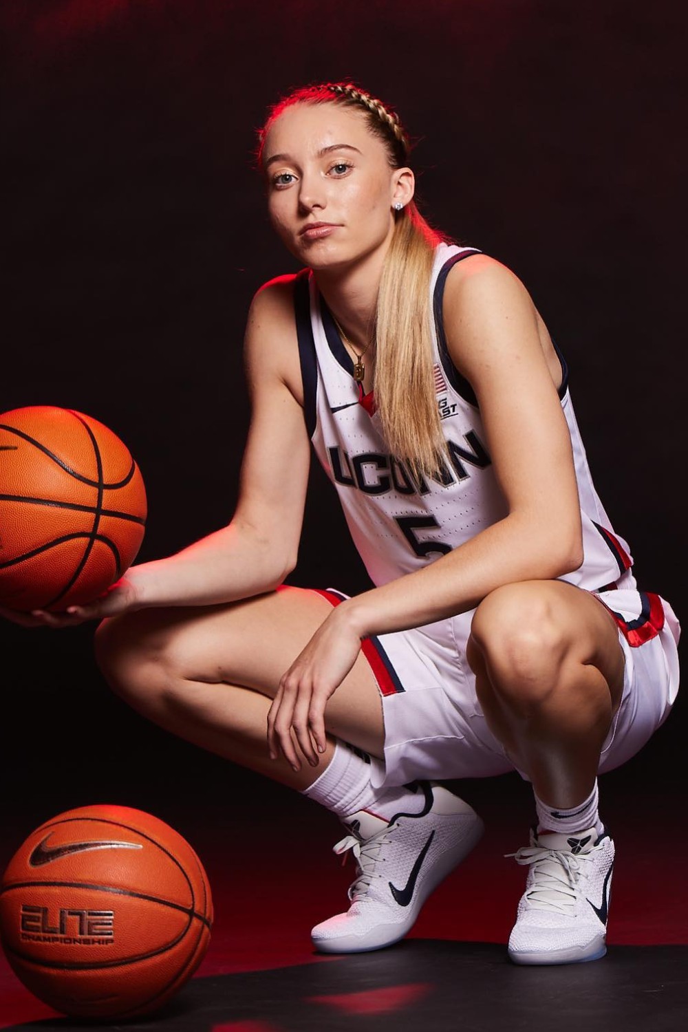 Paige Bueckers, A Standout Collegiate Basketball Player
