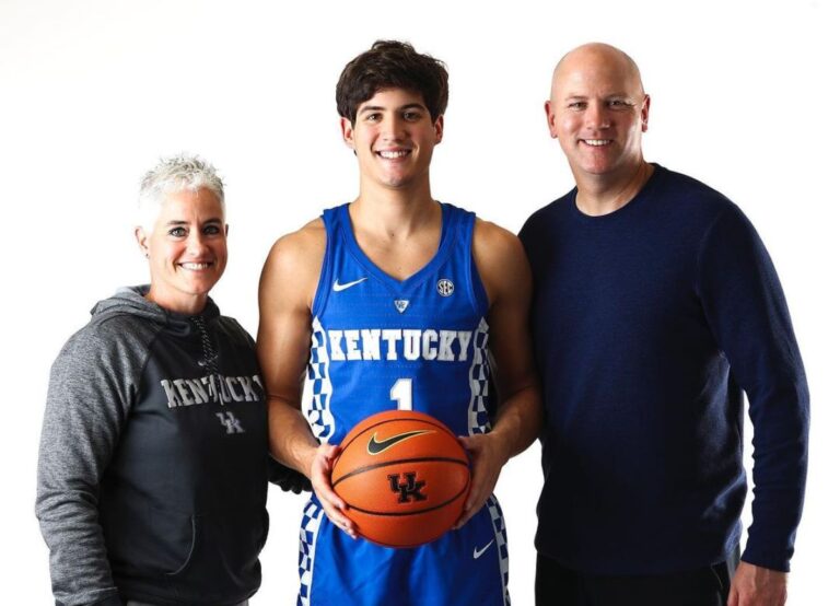 Reed Sheppard With His Parents