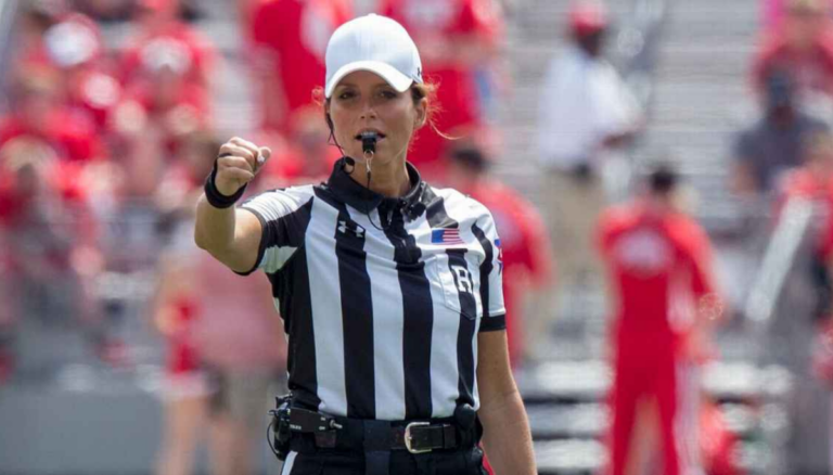 XFL umpire Amanda Sauer Wikipedia