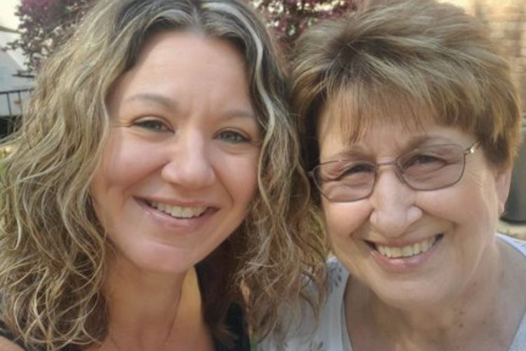 Amy Lawrence Shares The Sweet Photo With Her Mother On Her Birthday