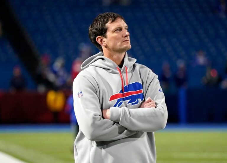 The Bills' OC Ken Dorsey Looks At The Crowd At The Highmark Stadium