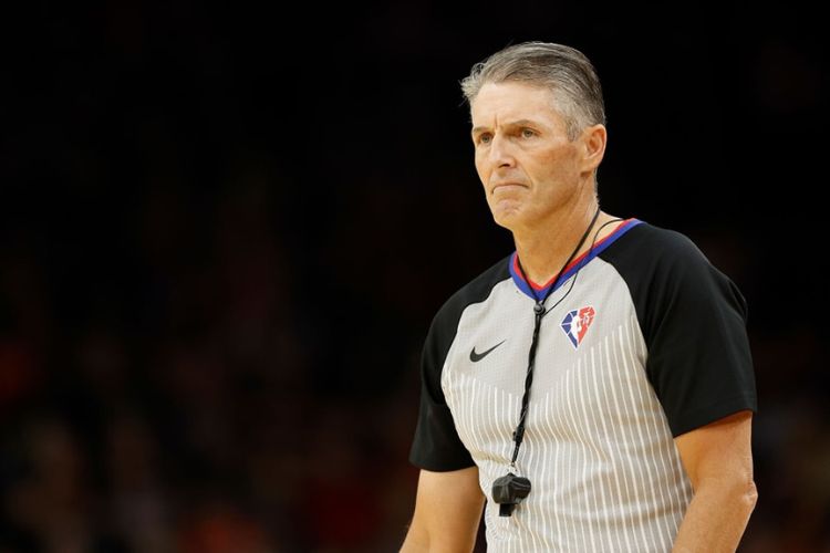 Referee Scott Foster Has Kept His Wife Out Of The Public Eye