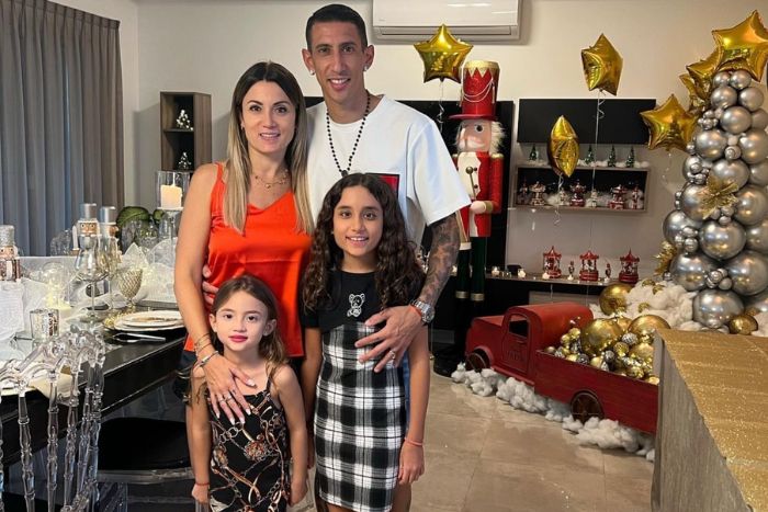 Angel Di Pictured With His Wife And Kids