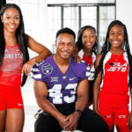 Darren Sproles With His Wife And Daughters