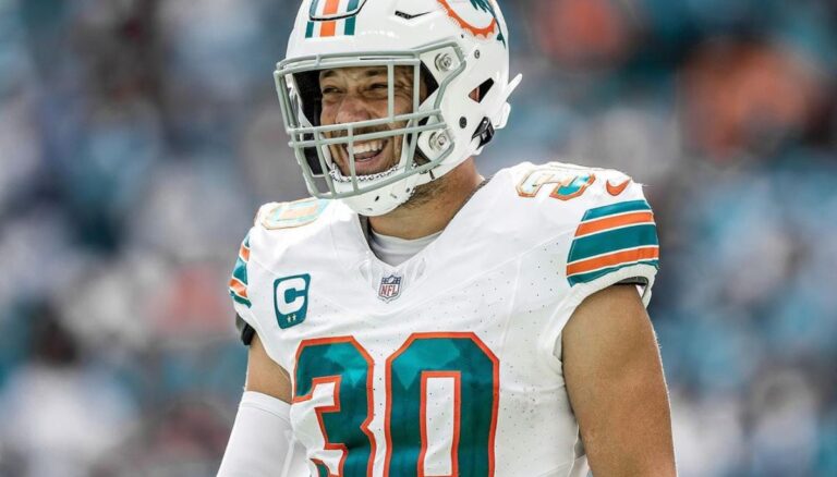 Dolphins Alec Ingold Wife Alexa Ingold