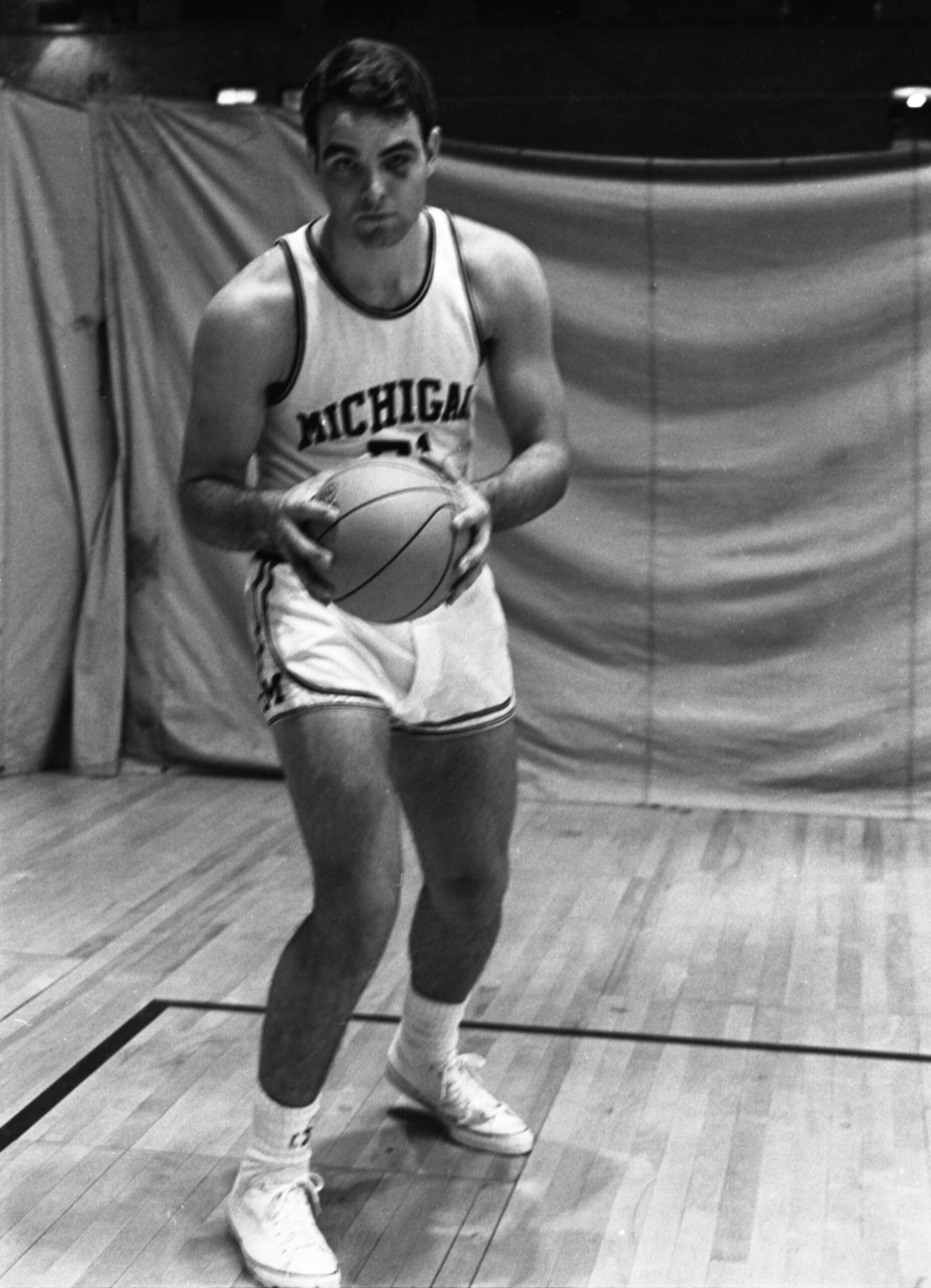 Eric Montross Father, Scott Montross During His Basketball Playing Days