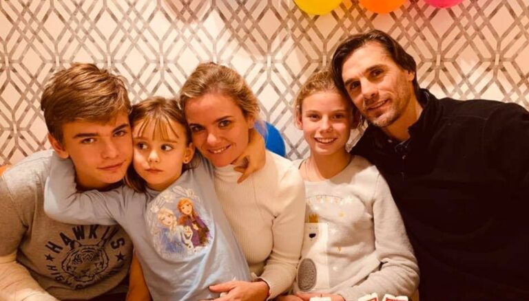 Nico Paz With His Parents And Siblings