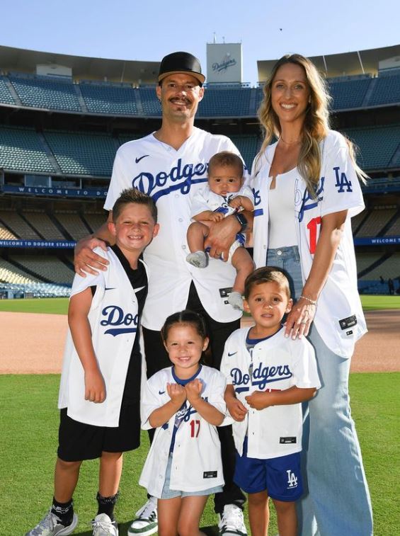 The Kelly Family In Dodgers Outfit