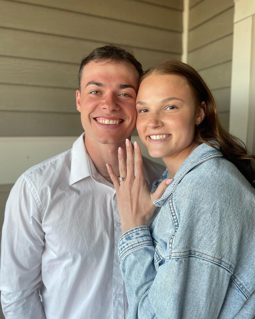 Whitney And Luke Got Engaged In 2023 April