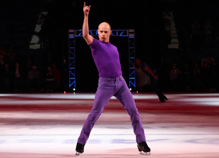 Kurt Browning Shows He Still Has Got It While Performing For Stars On Ice