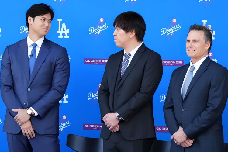 Nez Balelo Pictured With Shohei Ohtani After He Completes His Move To The Dodgers 