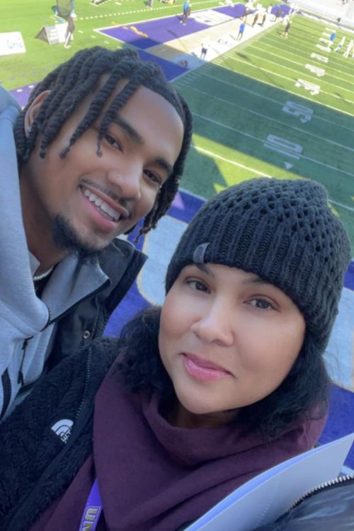 Chaconas Howard Takes A Selfie With Her Son Phoenix During A Football Game