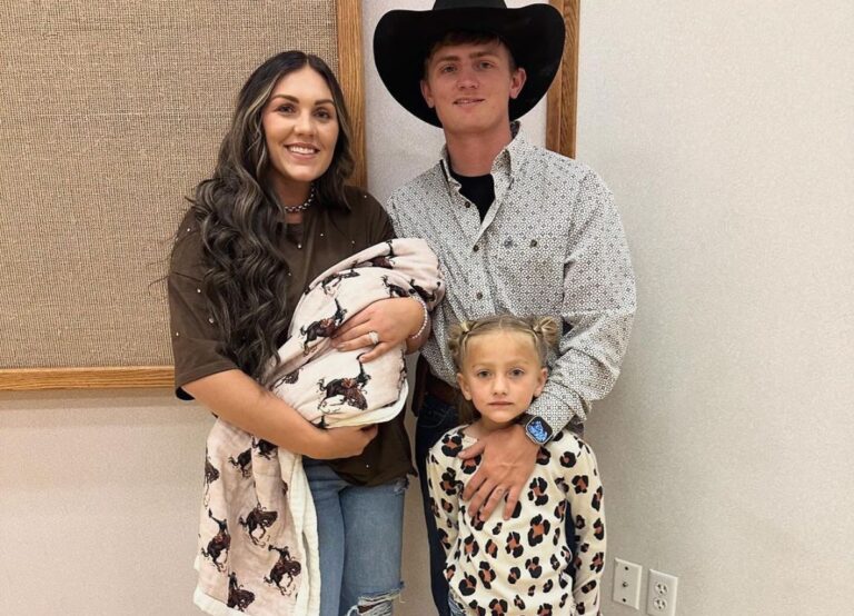 Ryder Wright Pictured With His Wife Cheyenne Wright And Their Two Kids