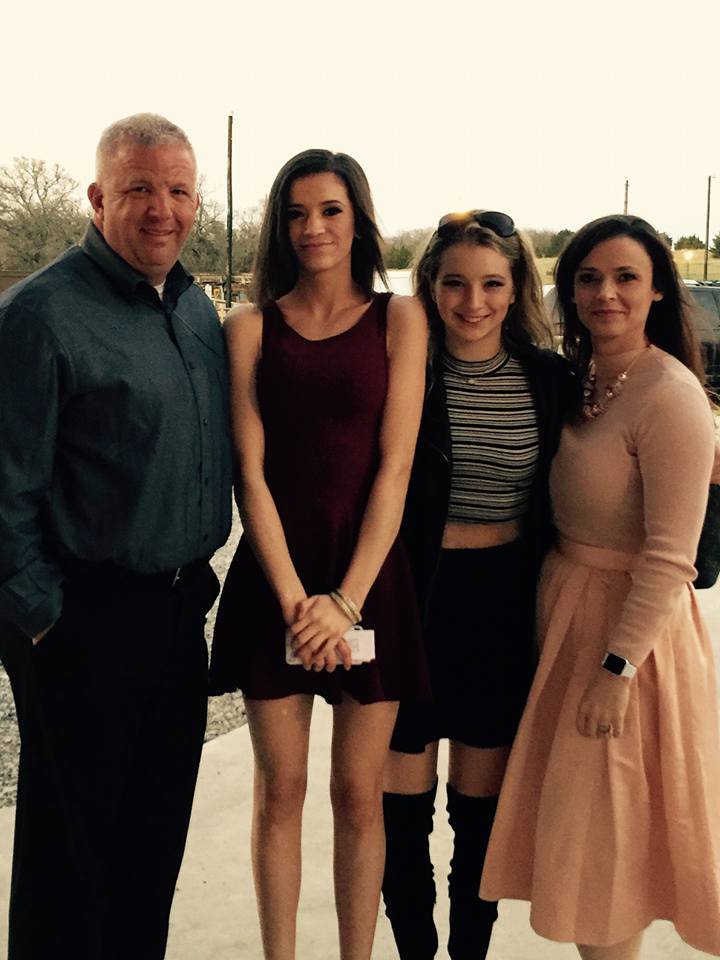 Amber Glenn With Her Parents And Sister