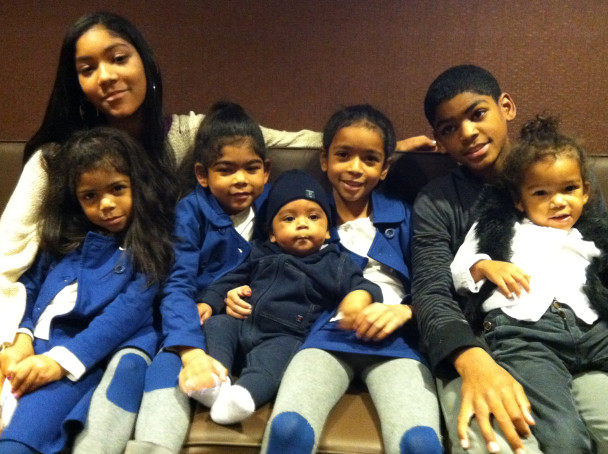 Allan Houston III With His Mother And 6 Siblings