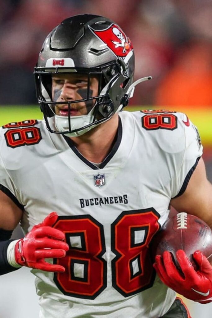 Cade Otton Wife Sierra Otton: Married Life And Kids - Players Bio