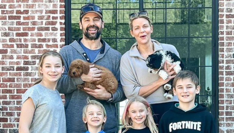 Chris Gizzi And His Wife Jennifer Gizzi With Their Four Beautiful Kids