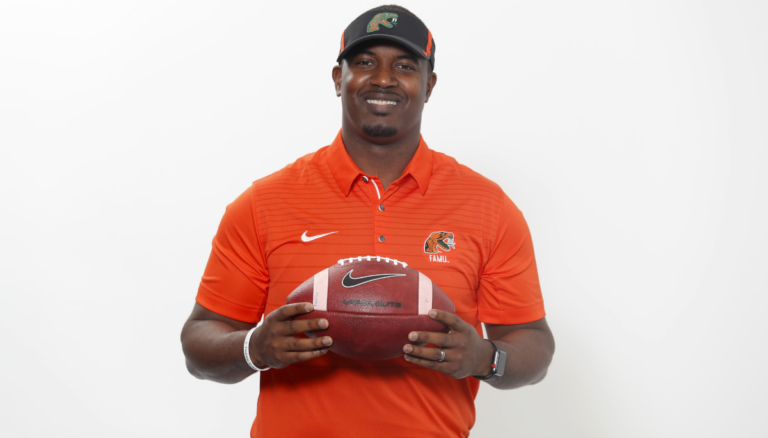 Coach Willie Simmons