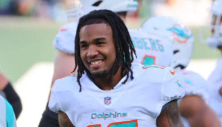 Jaylen Waddle Is Not Dating Anyone