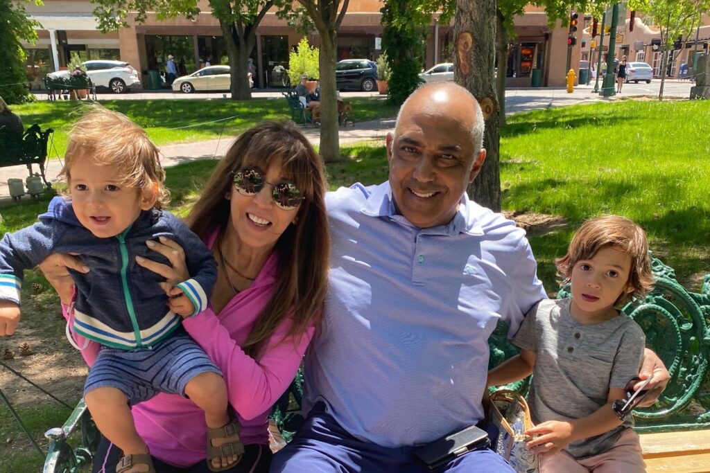 Marvin Lewis With His Wife And Grandchildren
