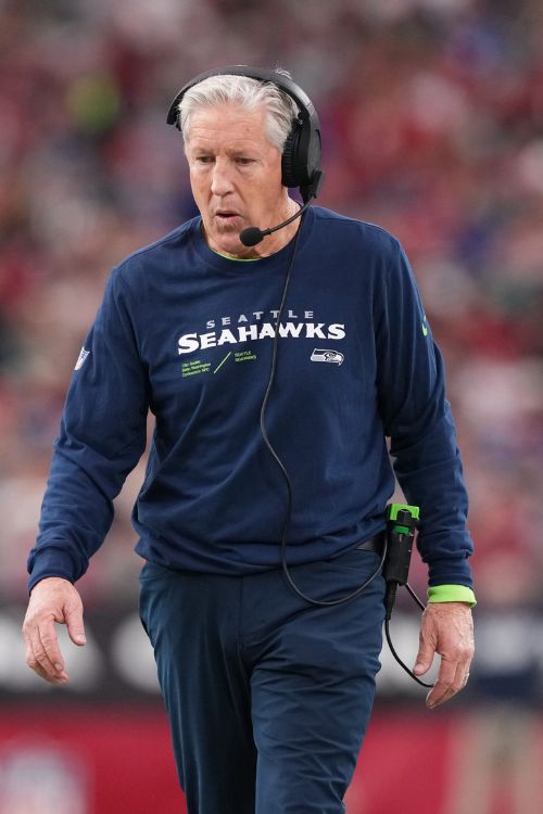 Pete Carroll Walking Out Of The Pitch With A Dissapointed Face