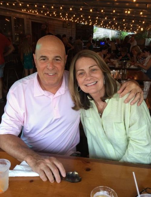 Seth Greenberg In Good Health With His Wife, Karen, At A Dinner In Restaurant