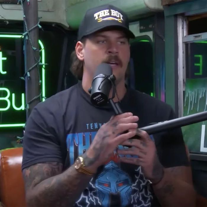 Taylor Lewan Co-Hosts Bussin With The Boys Podcast