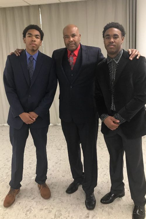 Donovan Edwards Along With His Father And Brother
