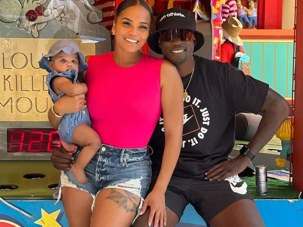 Chad Ochocinco With His Girlfriend And Kid