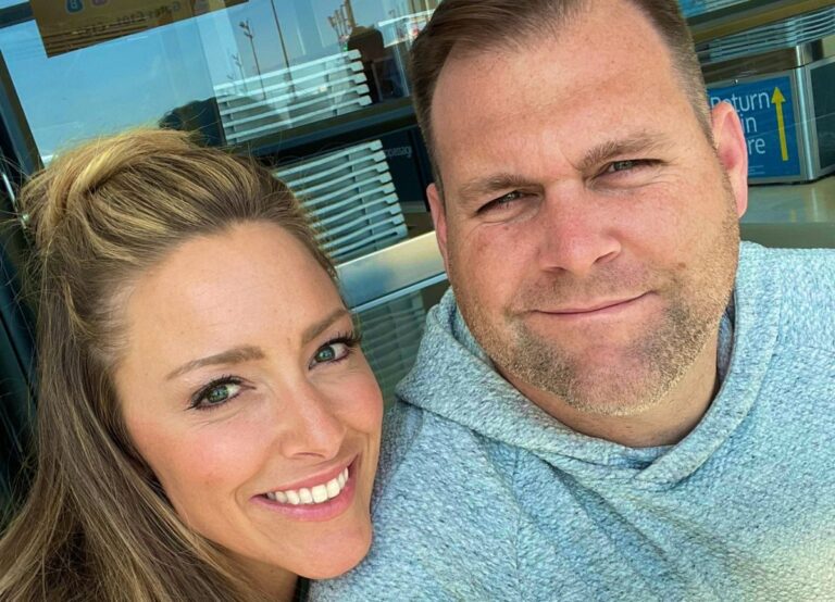 Kane Wommack Pictured With His Wife Melissa Wommack On Their Anniversary Date