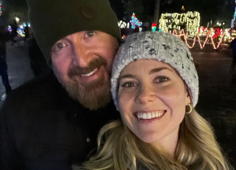 Kelsey And Chad Take A Selfie During Their Holiday Break In 2023