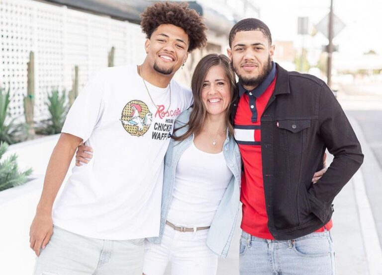Rome Odunze Pictured With His Mother Necia And Brother Tyce Odunze