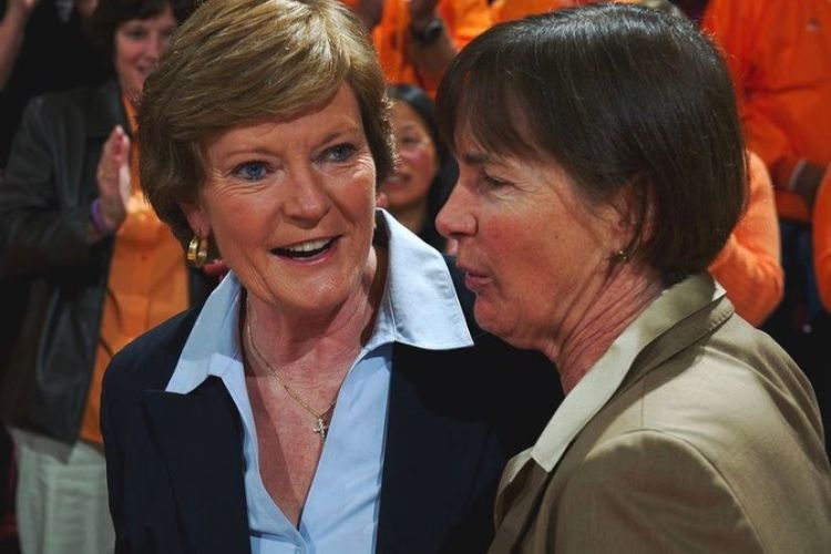 Pat Summit And Tara Vanderveer Are Two Legends Of Women's Basketball History 