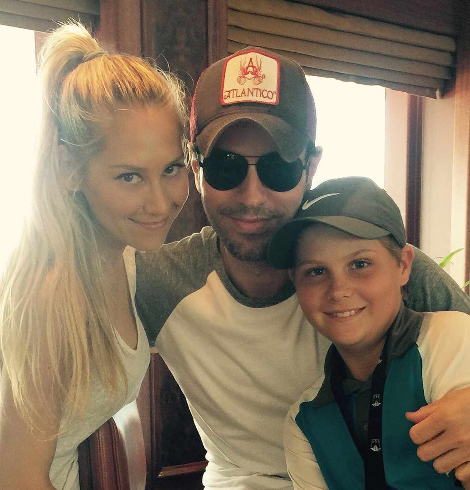 Anna With Her Partner Enrique Iglesias And Brother Allan