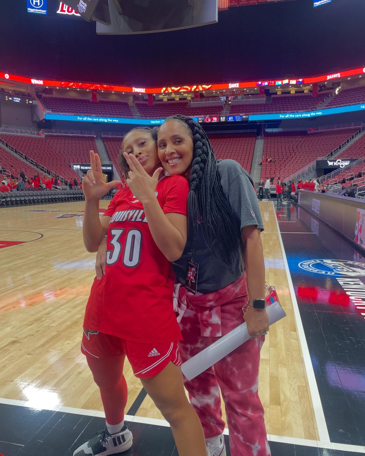 Jayda Curry With Her Mother Robin