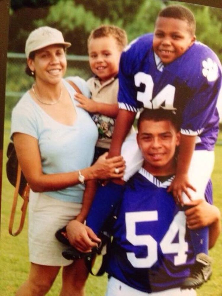 Cameron Heyward's Childhood Picture With Mother And Brothers