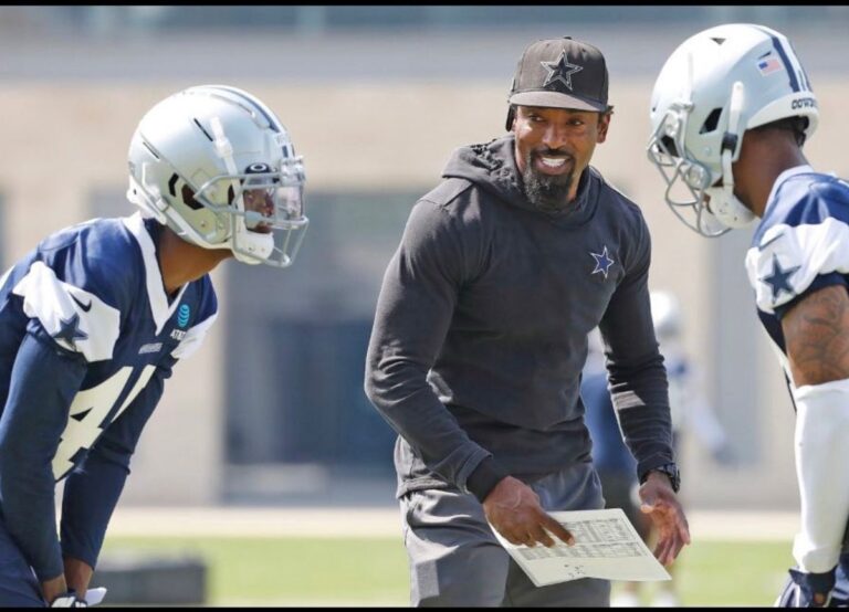 Al Harris Pictured Coaching His Dallas Cowboys Players