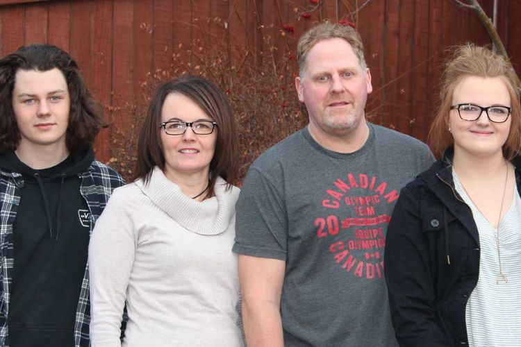 Blaine Lacher's Sister, Faye Keil's Family Pictured In 2016 