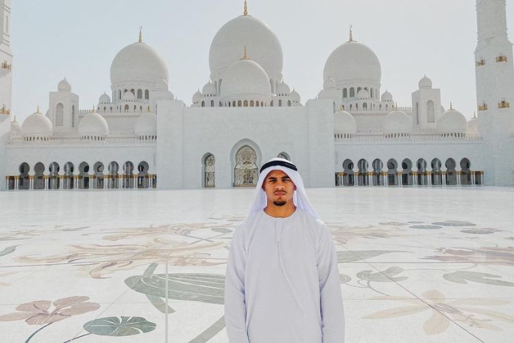 Ortiz Pictured In 2021 Visiting The Sheikh Zayed Grand Mosque