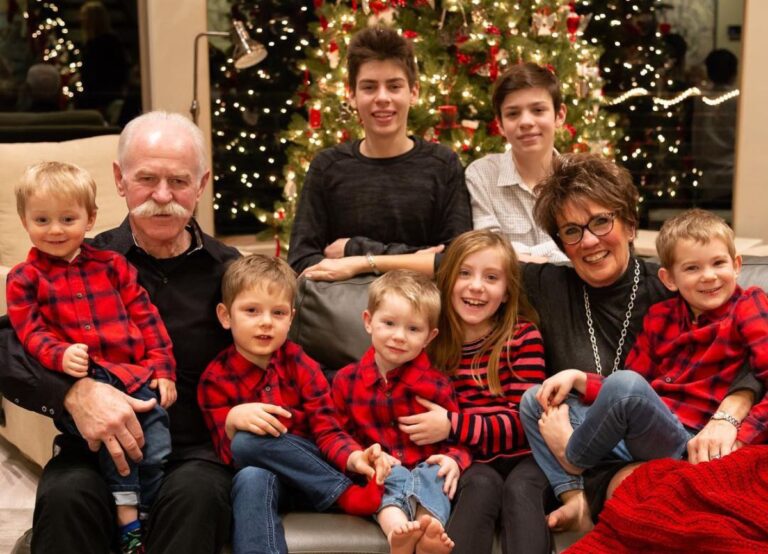 Lanny McDonald And His Wife Ardell McDonald Pictured With Their Grandson In Christmas 2018