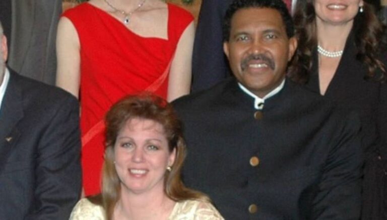 The Late Houston Rockets Player Robert Reid Pictured With His Wife Diana Reid