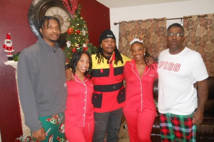 Tramon Mark Pictured With His Family During Christmas 2023