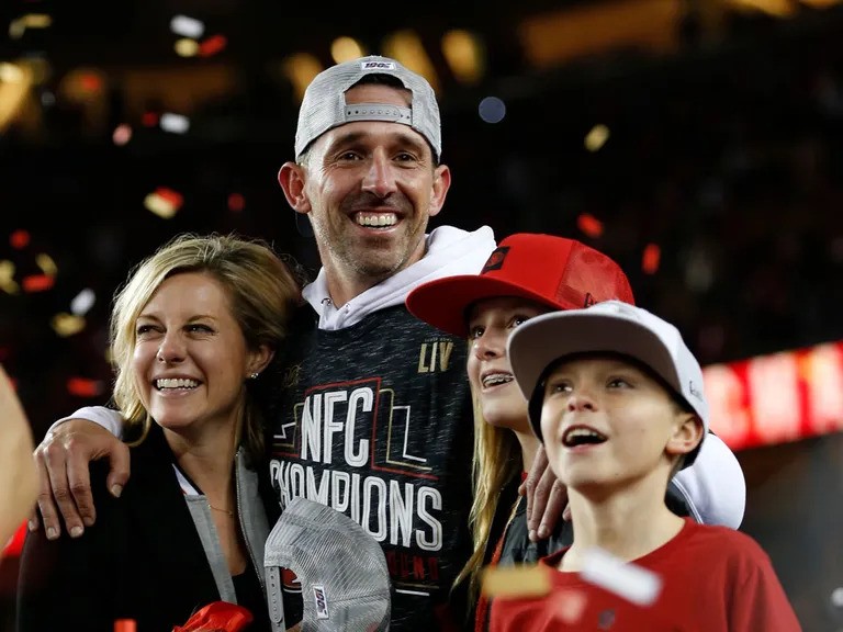 Kyle shanahan with his wife Mandy Shanahan and his 3 kids ( Source Pinterest)
