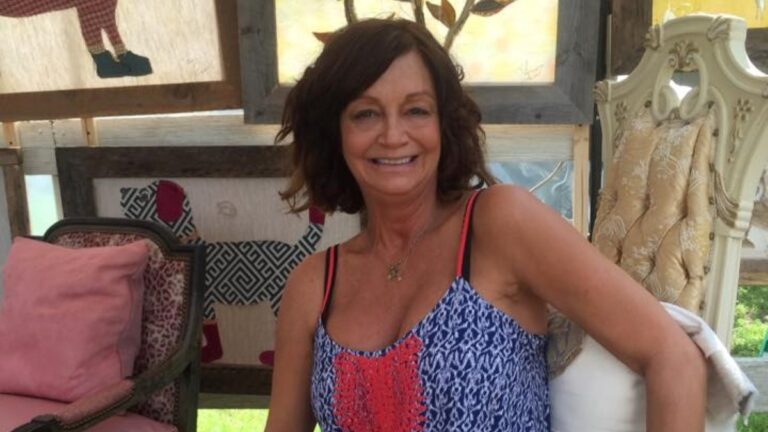 Shawna Robinson posing for the camera