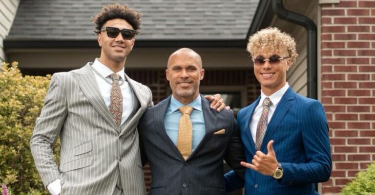 Tayven Jackson with his brother and father