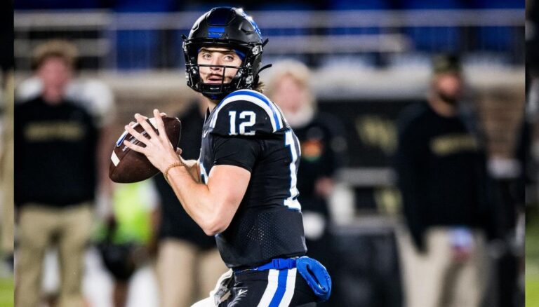 American football quarterback, Grayson Loftis