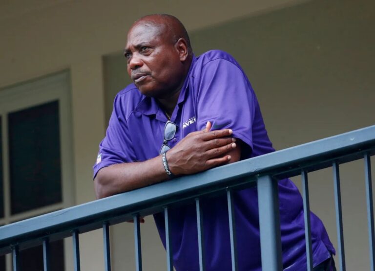 EVP of Player Personnel for the Baltimore Ravens Ozzie Newsome’s Wife, Gloria, Has Been a Steady Source of Support Throughout His Career