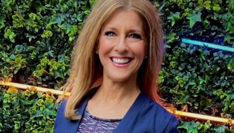 Former ESPN Reporter Bonnie Bernstein Has No Husband And Has No Child And Is Focused On Her Production Company Walk Swiftly Production